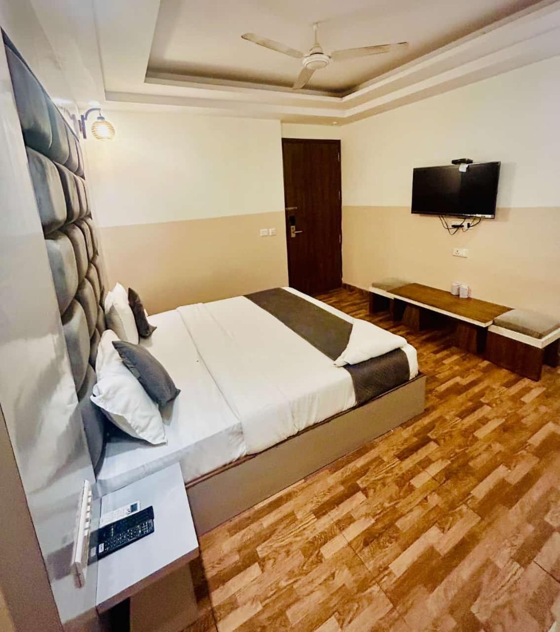 Hotel Airport City 新德里 外观 照片