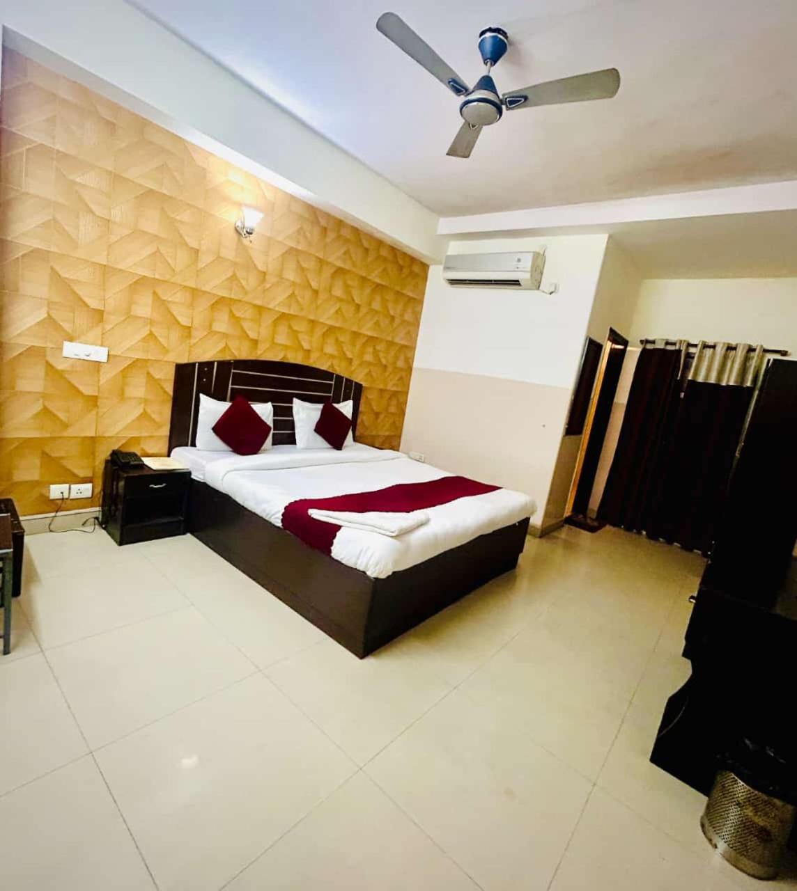 Hotel Airport City 新德里 外观 照片